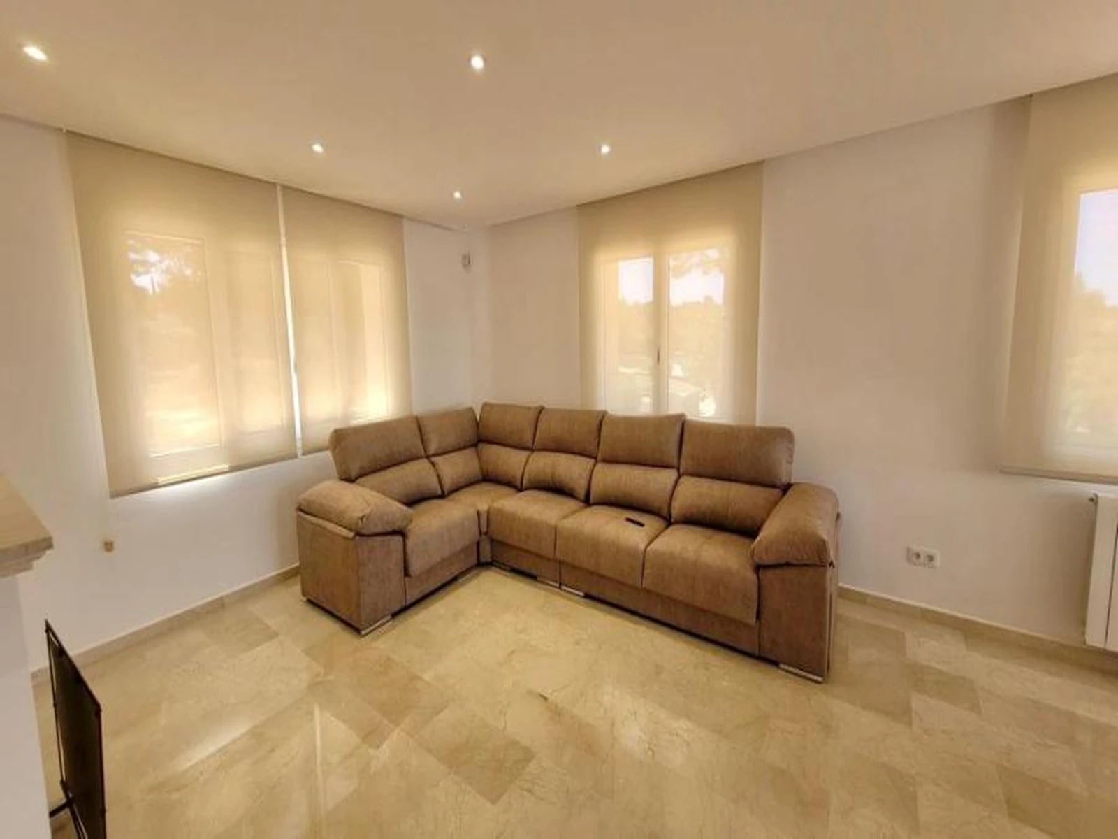 LJ-096_With_spa_pool_vacation_license_SAranjassa__photo_15